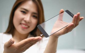 LG vai transformar todo o display em um leitor de digitais