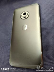 Foto real do painel traseiro do Moto G5 Plus vaza na internet