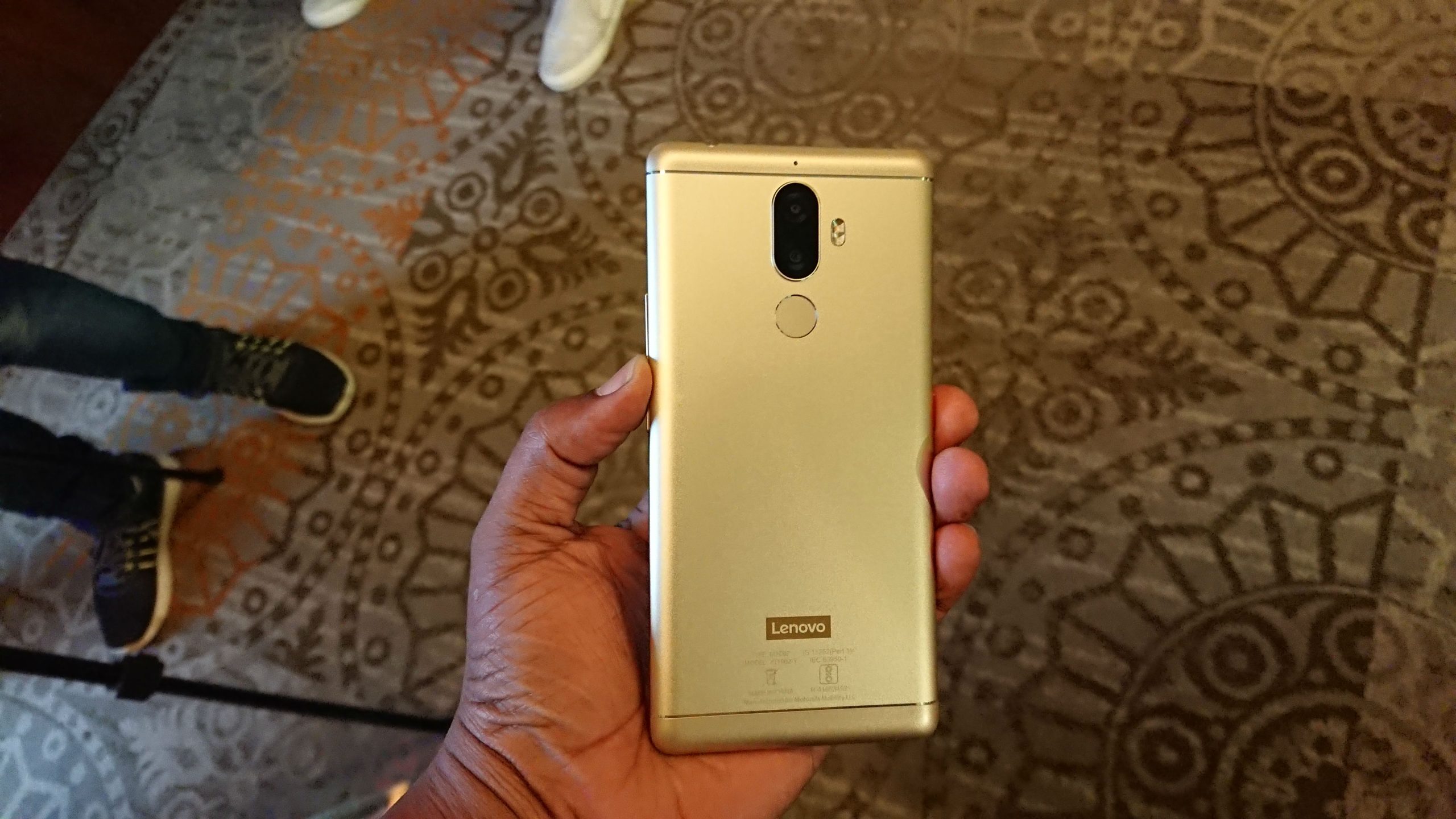 Lenovo anuncia seu primeiro aparelho com câmera dupla; Lenovo K8 Note