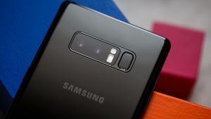 Samsung faz piada com iPhone em novo comercial