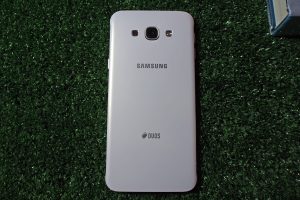 Samsung Galaxy A8 2018 com câmera dupla frontal?